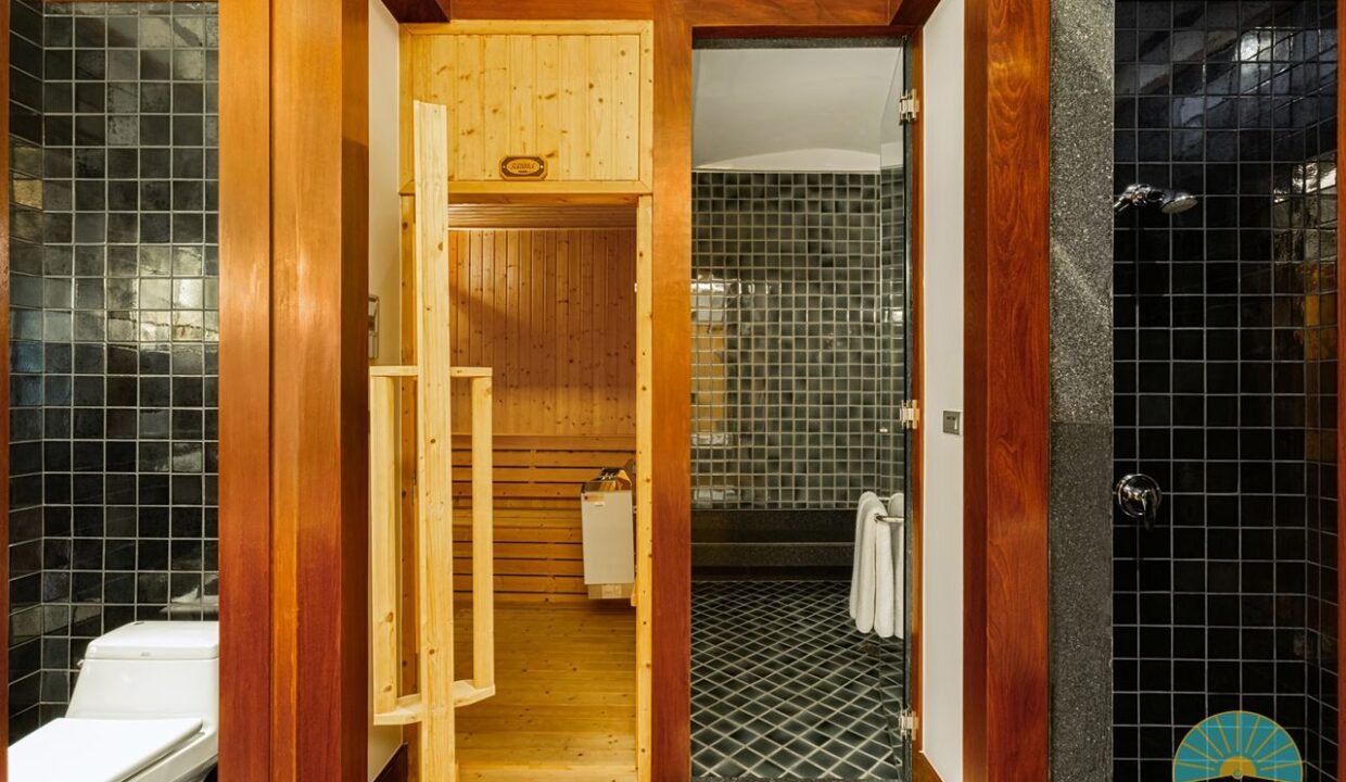 Private Sauna & Steam Room