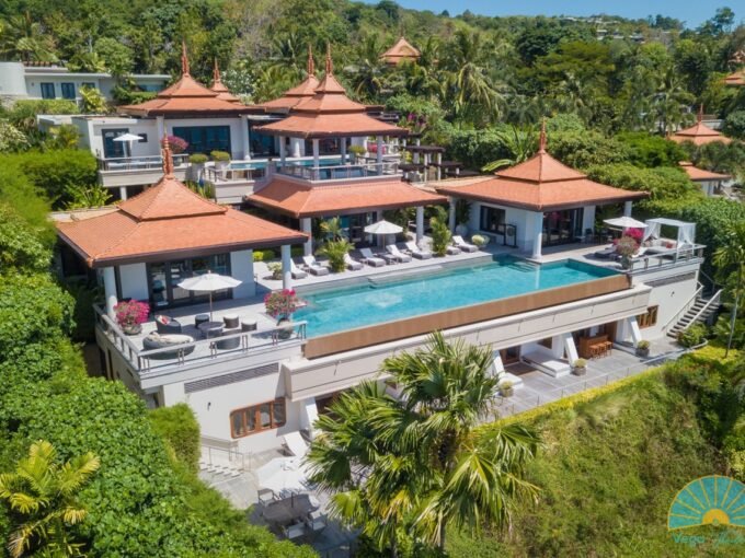 Great Oceanfront Villa in Layan
