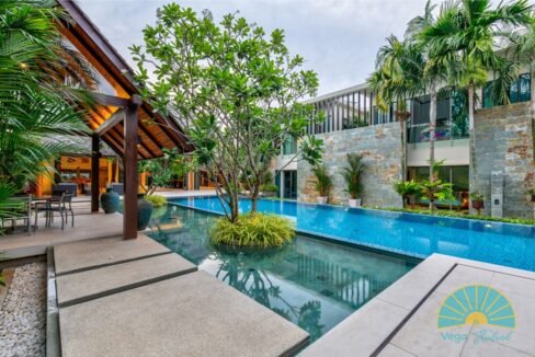 Grand courtyard 7 bed pool villa (31)