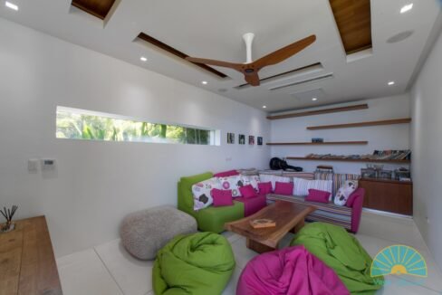 Game room (1)