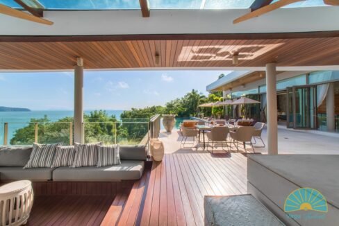 Outdoor living space (1)