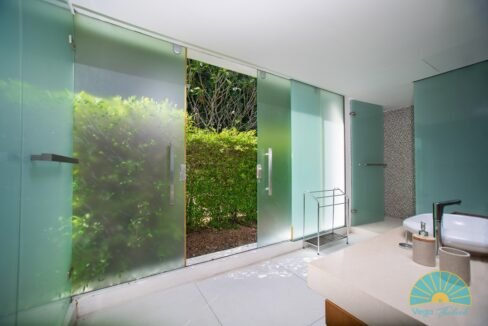 Room 1 Bathroom (1)