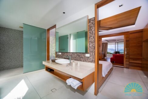 Room 1 Bathroom (2)