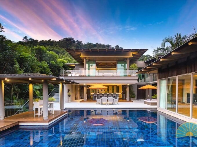Luxurious Modern Sea View Pool Villa in Layan
