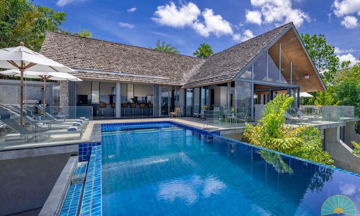 Luxury oceanfront 5 bed villa