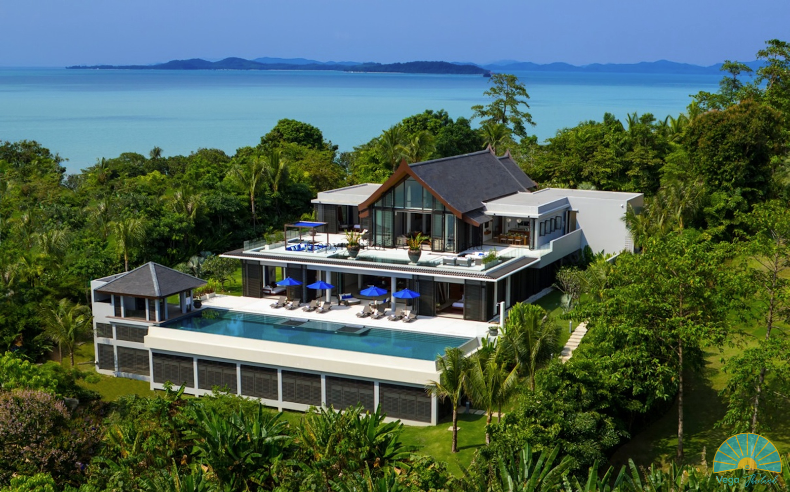 Luxurious 4 bed seaview villa