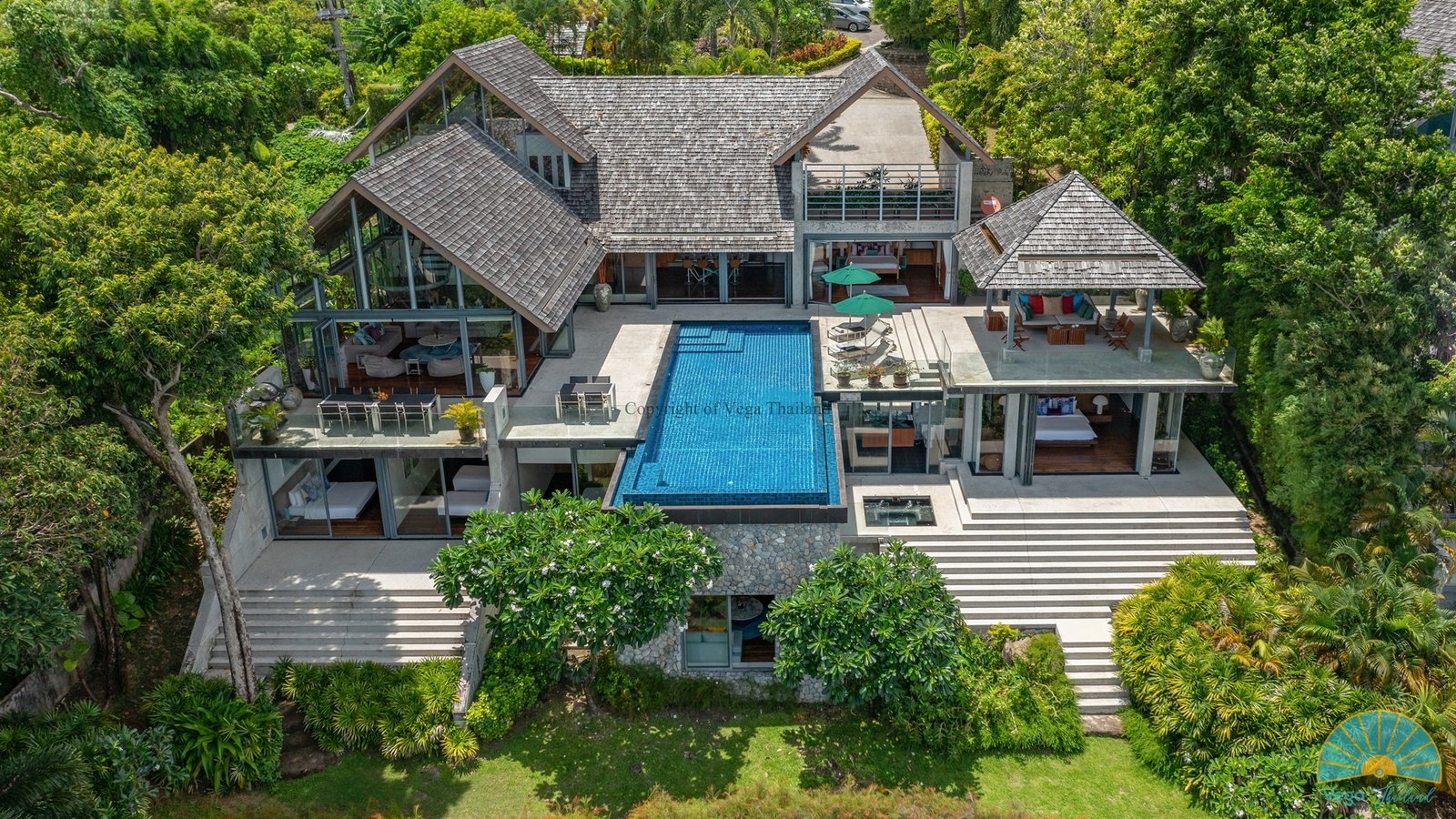 Expansive 5 bed seaview villa